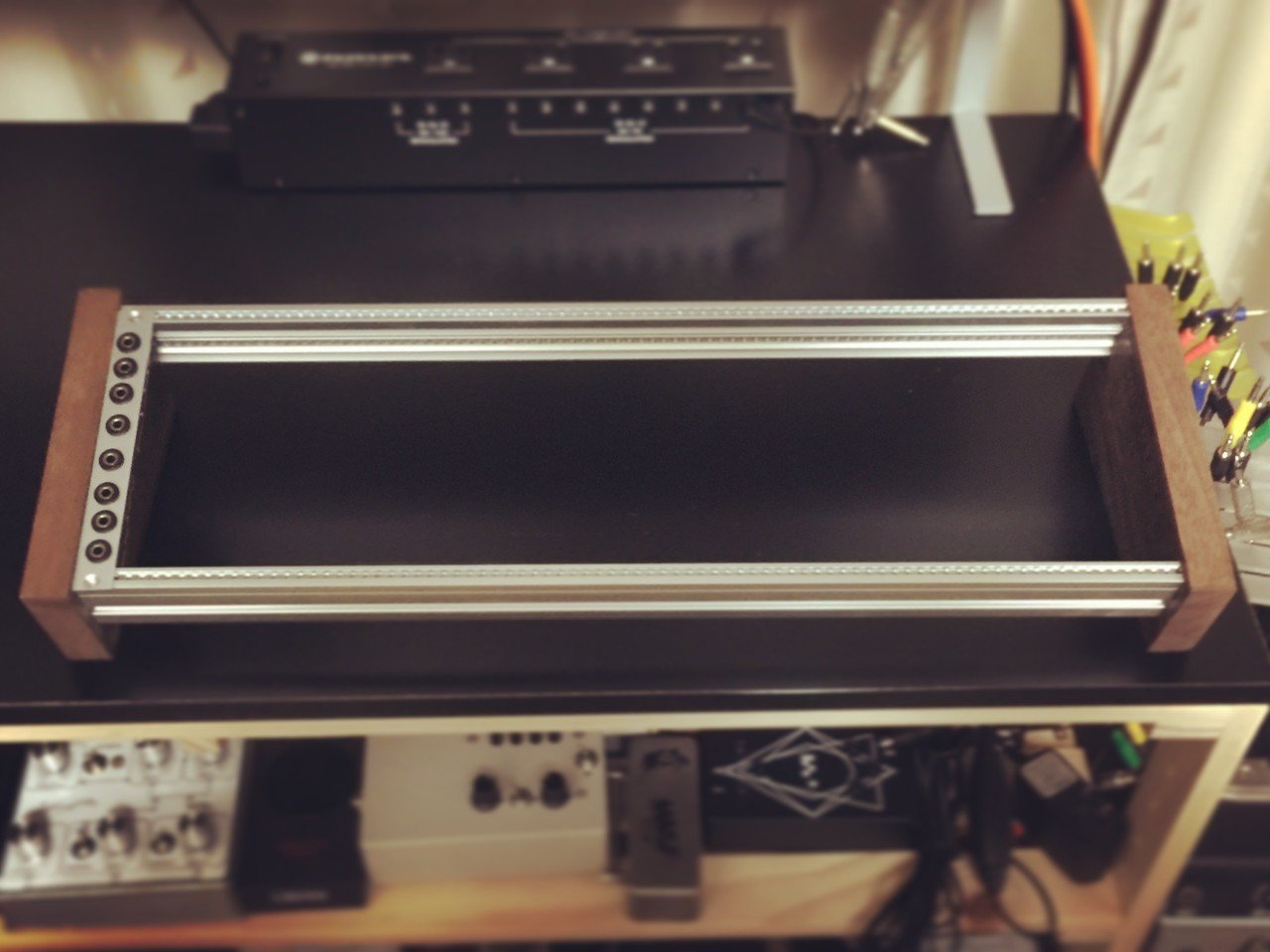 4ms Pod34X (Powerd) モジュラーシンセケース