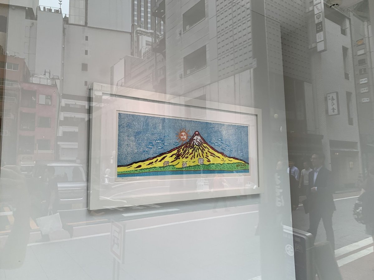 草間彌生 展 オブジェ 展示用 ゴールド Gagosian Gallery いいスタイル 草間彌生 Gallery Gagosian ゴールド 展示用