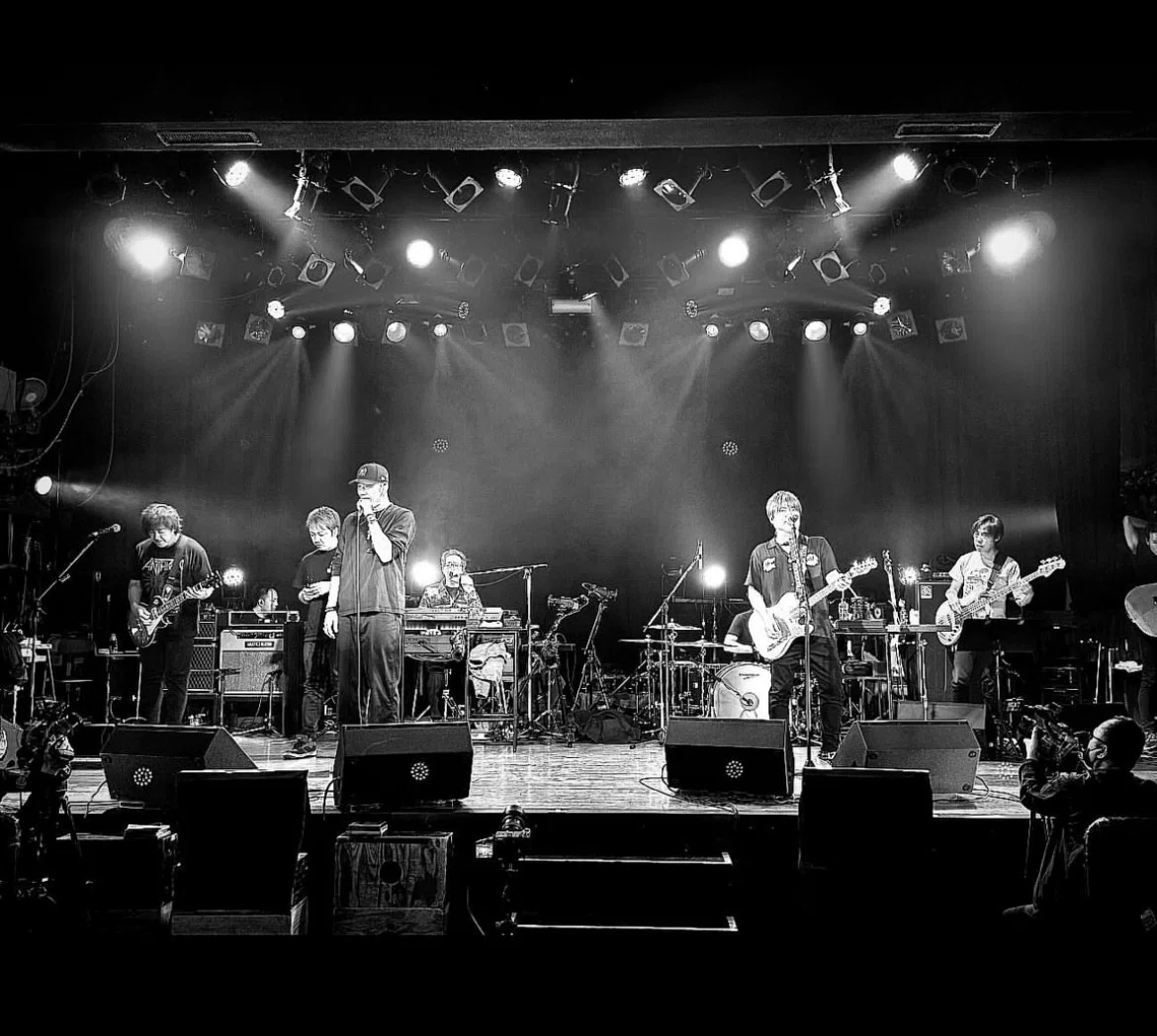 ライブレポ】一夜限りの超プレミアムライブ 【コブクロ】｜vion