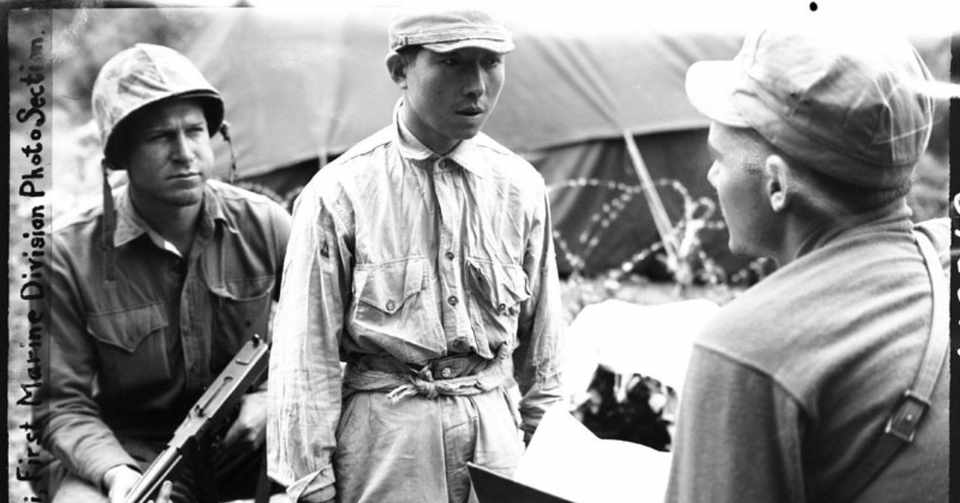 沖縄戦 1945年8月29日 天皇陛下の命により米軍の方に行く 歩兵第32連隊約300名が米軍に投降 第1回沖縄諮詢会開催 棒兵隊 Note