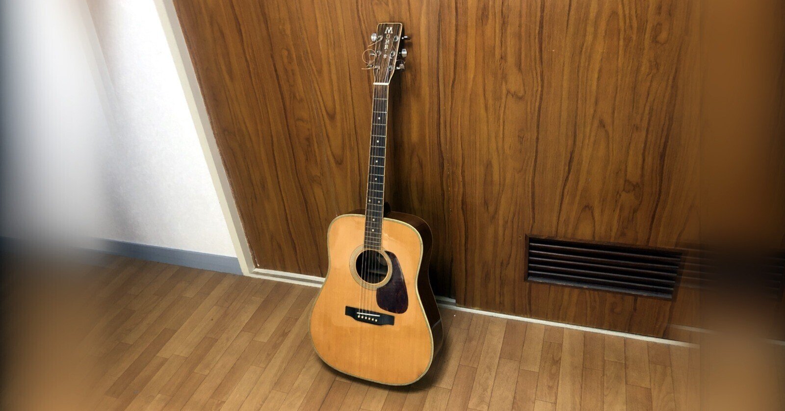 モーリスの縦ロゴギターを磨くの巻｜小泉伊佐美