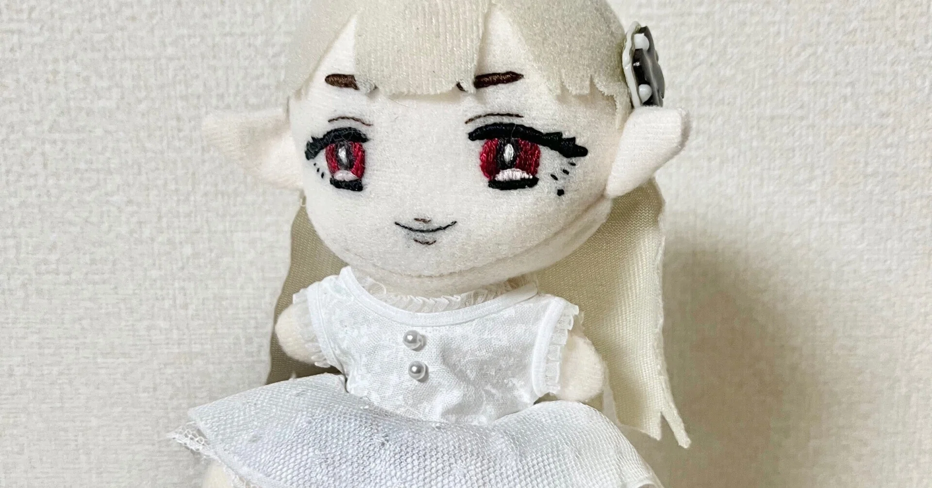 おすわりぬいのアクセサリーと服を作る記録｜ニクオ