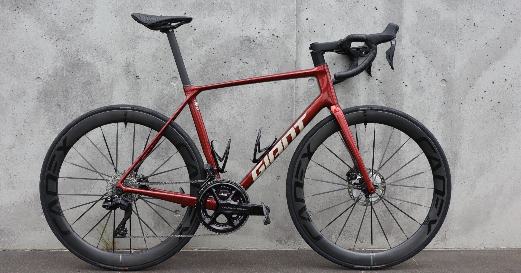 スタッフバイク紹介 NEW TCR ADVANCED 1 KOM DISC ｜BIKE SHOP FORZA の note（ブログ）です。