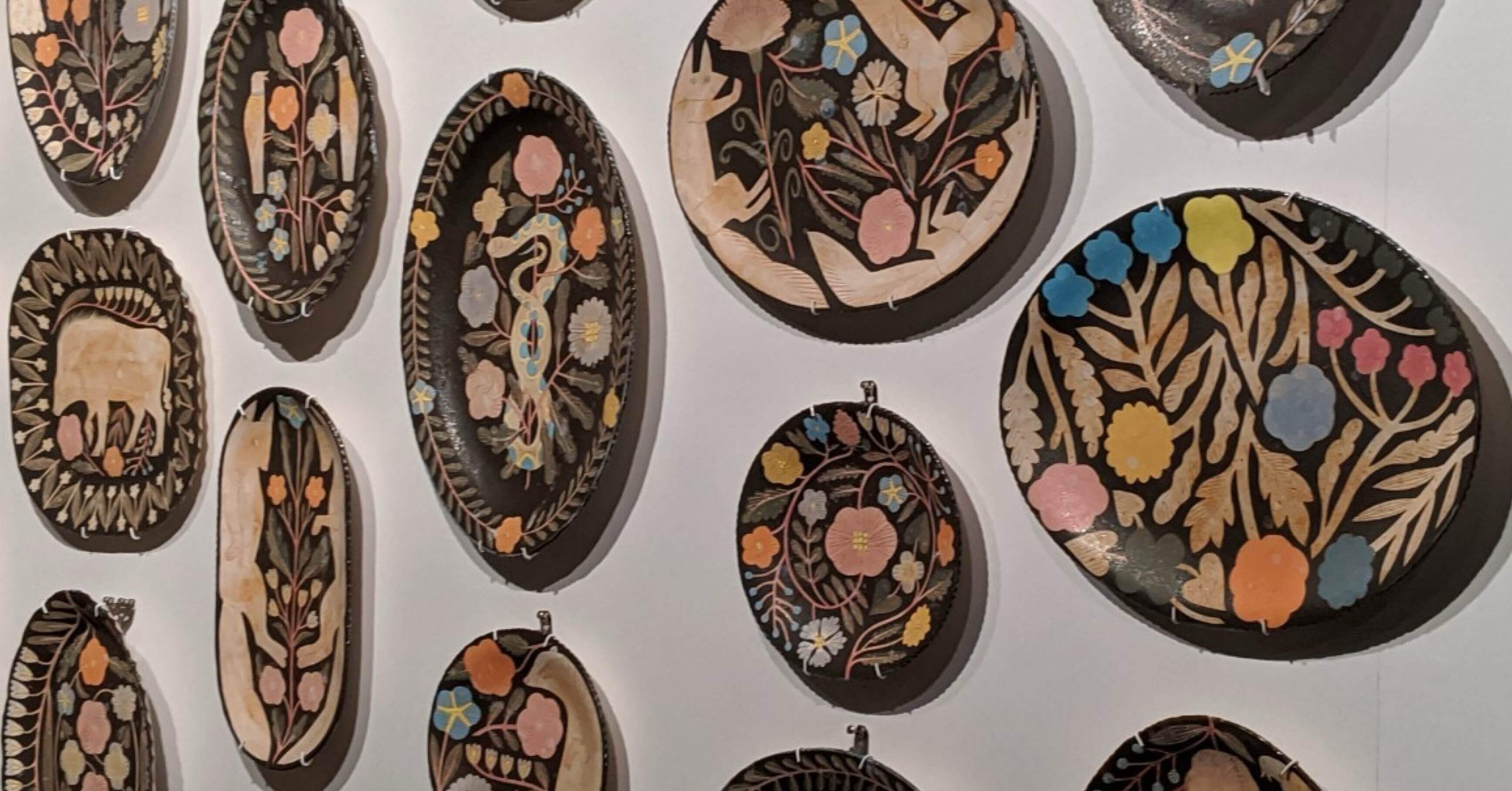 鹿児島睦さん　猫とヘビのお皿 鹿児島睦さん 猫とヘビのお皿 鹿児島睦さん 猫とヘビのお皿 鹿児島睦