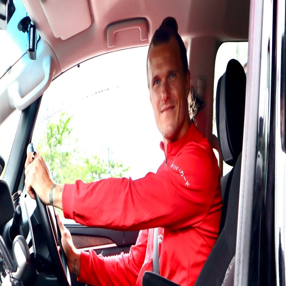 浦和レッズ ショルツ選手、ロングドライブを愛する｜レッズビークル