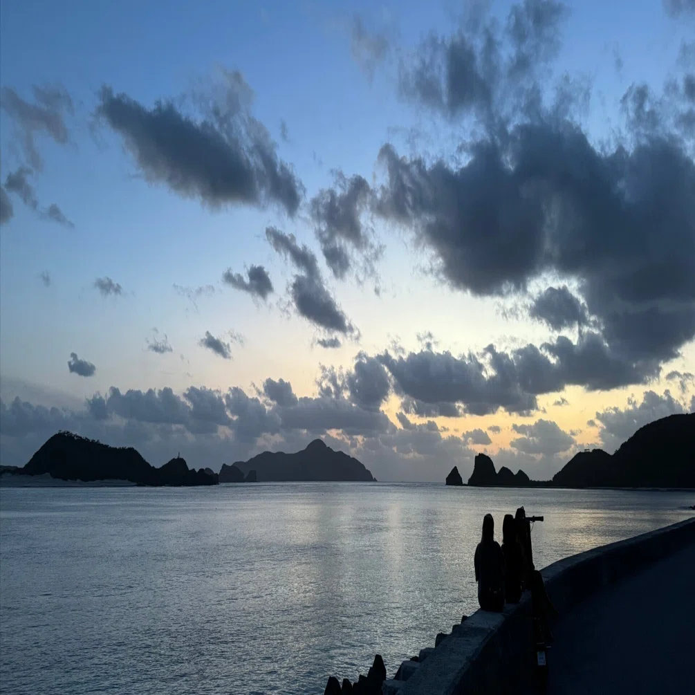 夕日と追いかけっこ。座間見の人たちの優しい美しさと清涼感に酔いしれ