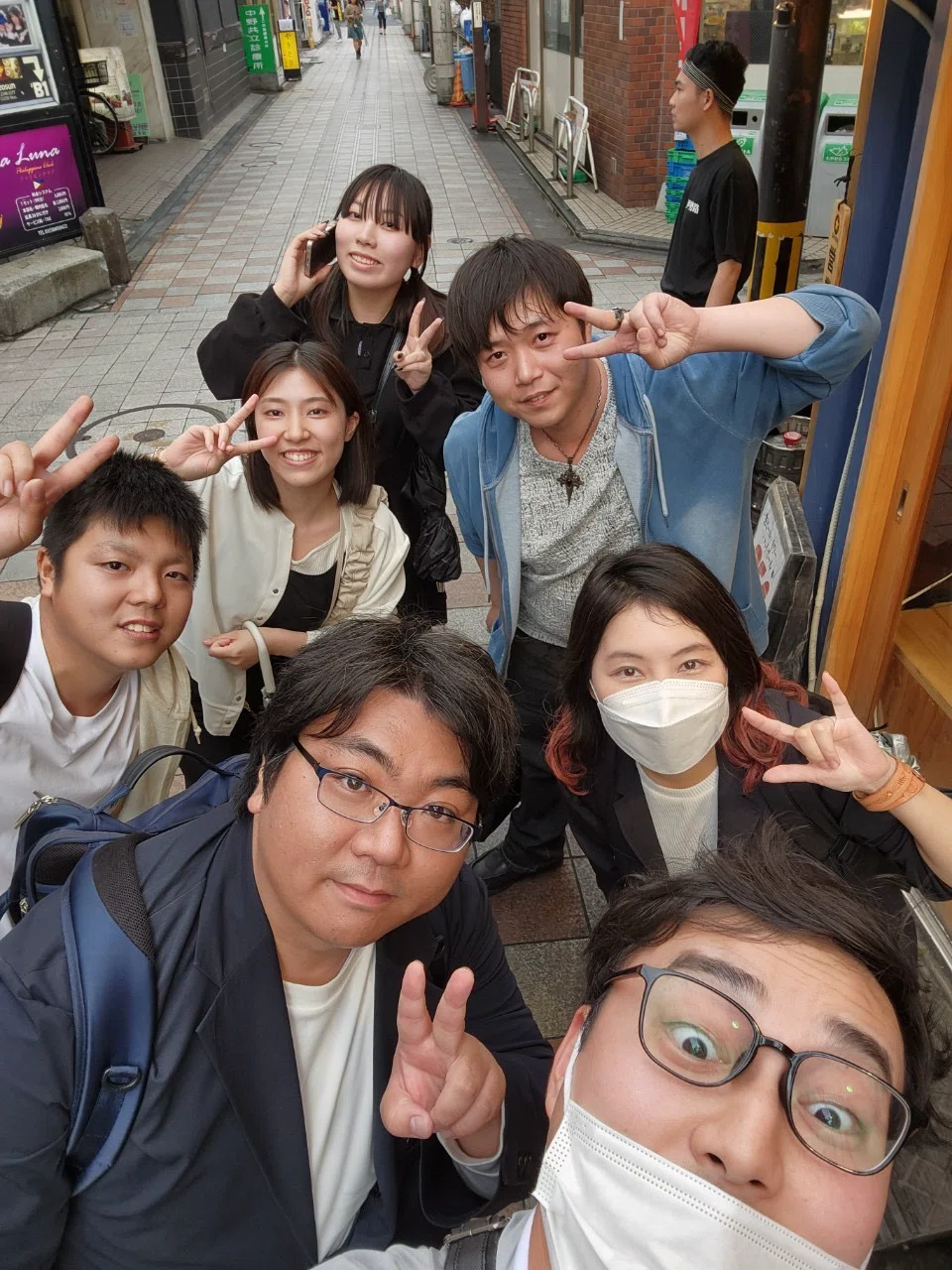 [May Internal Event] You won't know who's coming until you meet up ...
