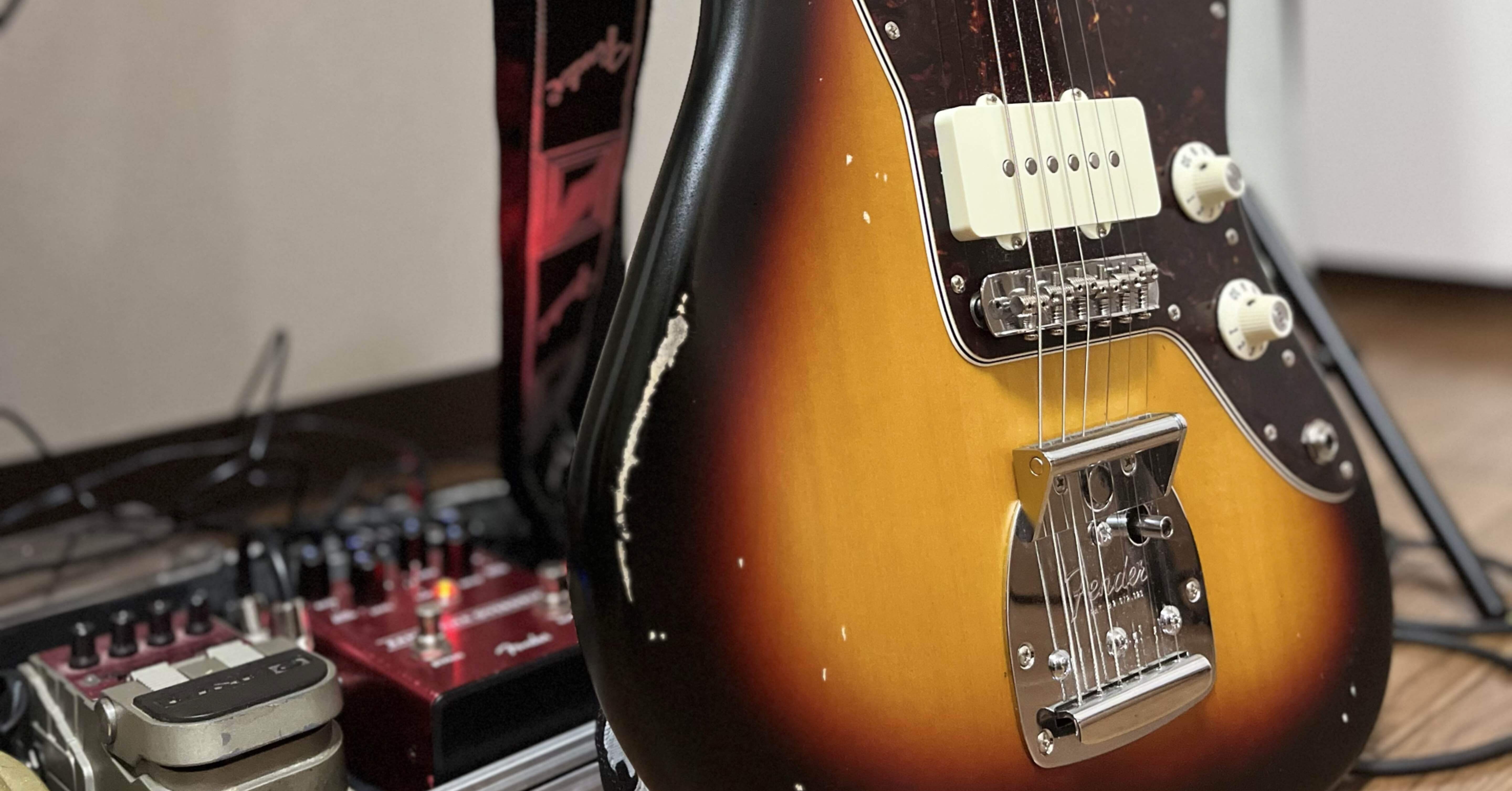 Fender Jazzmaster サンバースト（弦落ち対策済） Fender Jazzmaster サンバースト（弦落ち対策済） - メルカリ