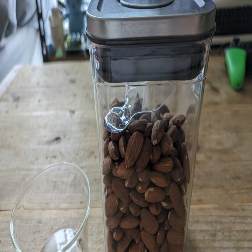 アーモンド】美味しい「アーモンド」と、素敵なデザインと機能的な保存