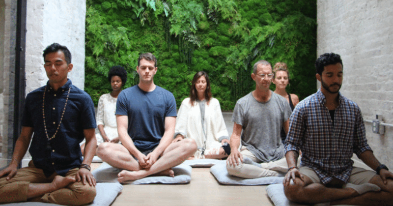 大都会ニューヨークは新しいメディテーション（瞑想）のメッカとなりつつある?!
若い世代や大企業も取り入れる新しい瞑想カルチャー。