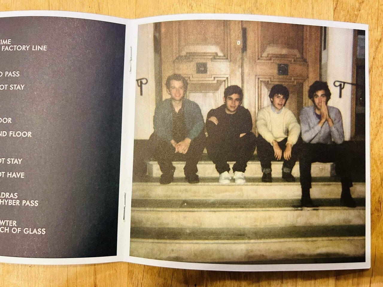 Vampire Weekend の全アルバムをフィジカルで聴く｜dig ニキ