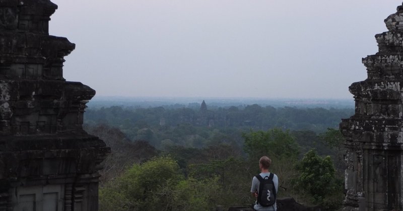 【遺跡探訪78】あえて早朝のプノンバケン（Phnom Bakeng, 9世紀）