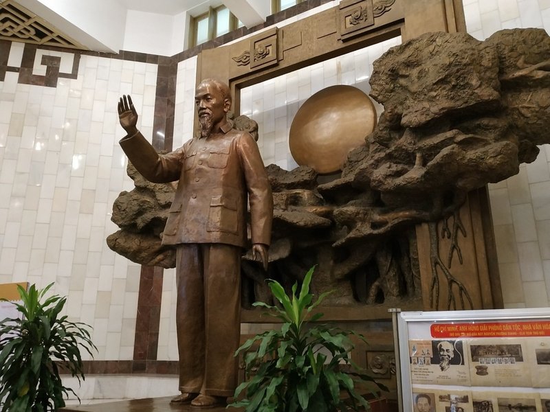 死せるホーおじさん 生けるベトナム共産党を走らす 没後も６度 動いた 死後も忙しいホーチミン主席の物語 いまじゅん Note