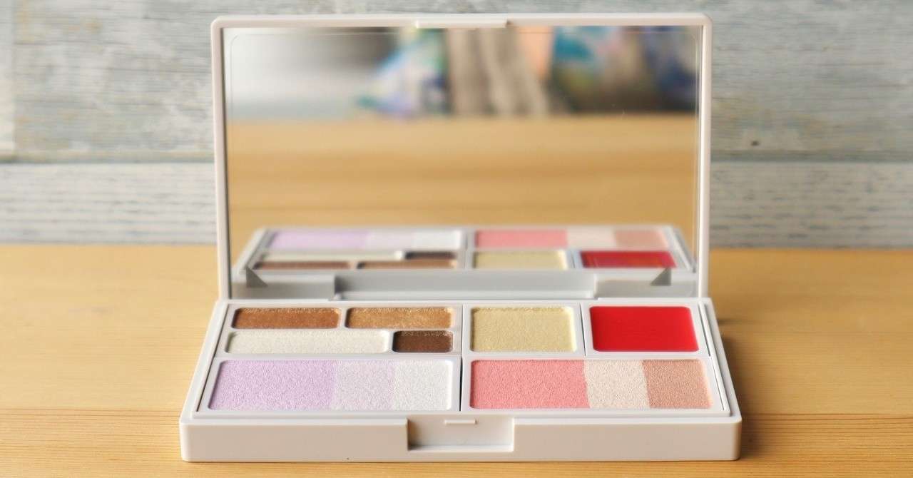 無印良品メイクパレット 旅の化粧品はこれでいい 極限まで小さく軽いミニサイズコスメを見つけた ぴちきょ Rakuni 旅する製造業 Note