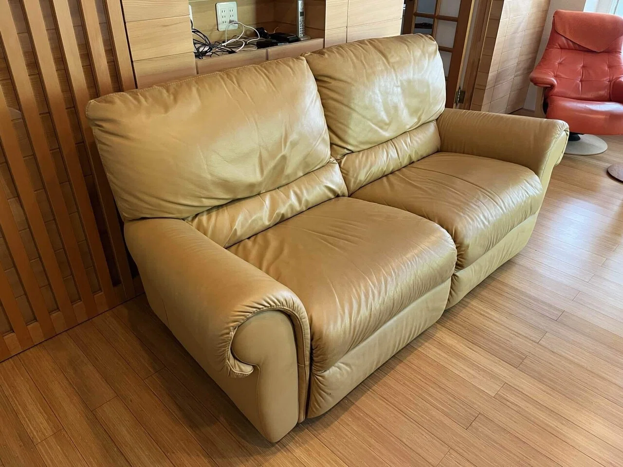 杉田木工所。業務番外編。イタリア製ソファー修繕作業。座面内部 