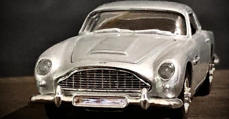 ASTON MARTIN JAMESBOND 007 立ちはだかる ナップサック
