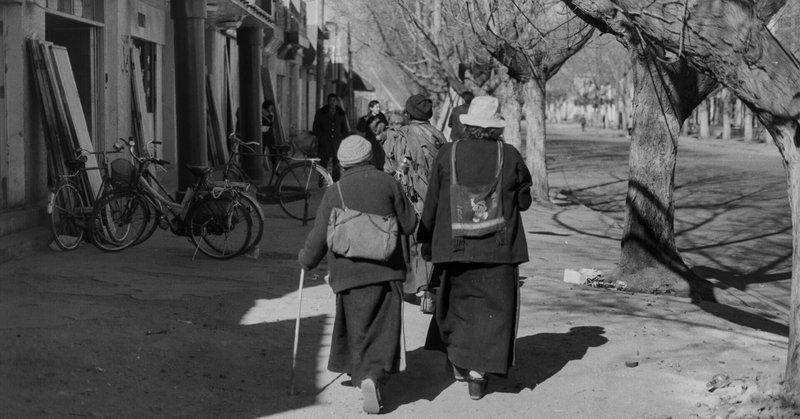 旅の記憶　ラサの街を歩く