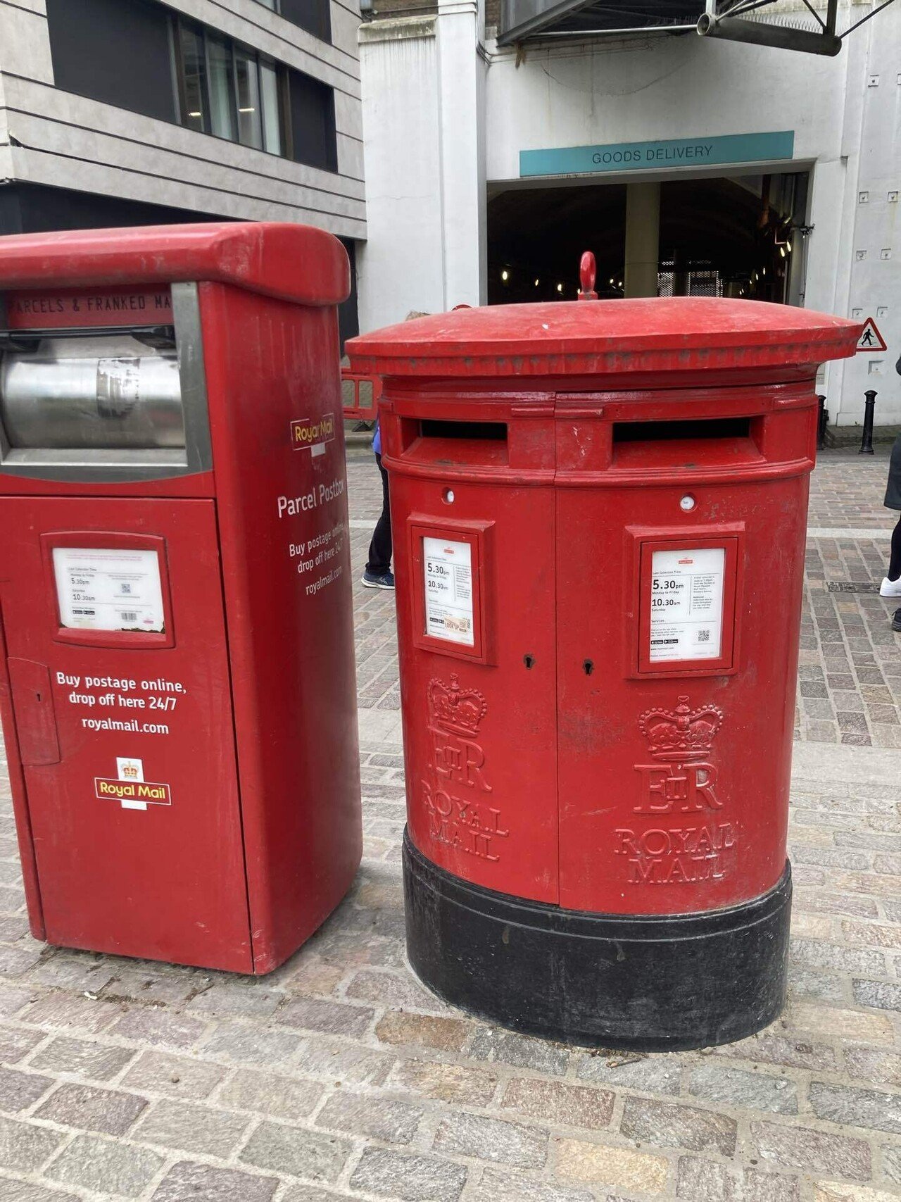 イギリス郵便ポストの秘密｜ころのすけ