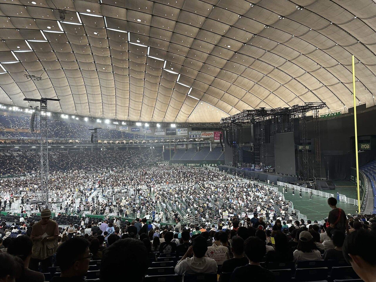 レッチリのフーディー Lサイズ 日本限定 東京ドーム 2024 red hot レッチリのフーディー Lサイズ 日本限定 東京ドーム 2024 red hot