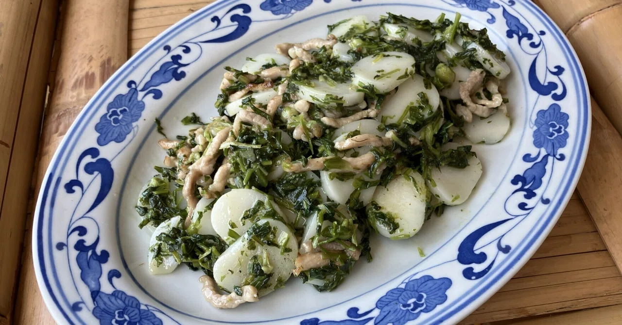 おうちで中華 - 薺菜肉絲炒年糕（ナズナと細切り豚肉と餅の炒めもの）｜酒徒（しゅと）-「あたらしい家中華」＆「中華満腹大航海」
