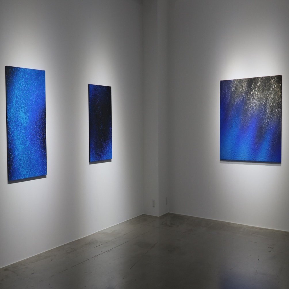 深い青色,画面から広がる宇宙 -伊藤咲穂[BEGINNING of WORSHIP ‒ First