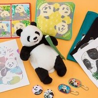 シャンシャンの雪あそび』『飾れる写真集 シャンシャンの中国だ
