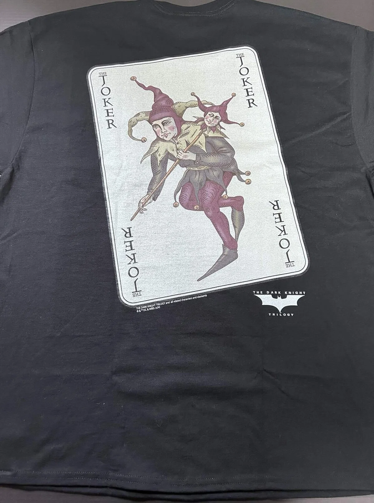 ダークナイトのTシャツ｜柳の木