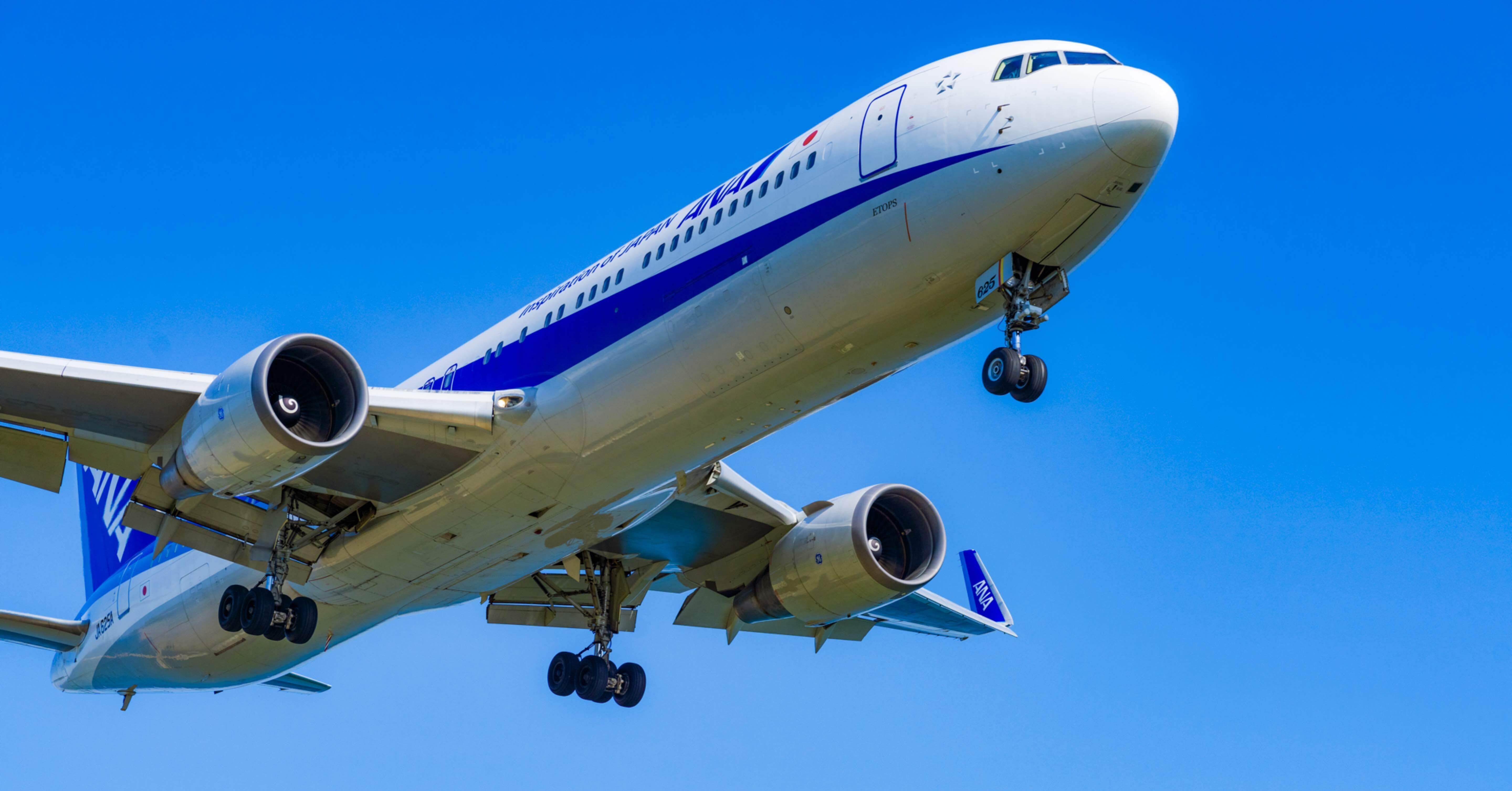 ボーイング767のEとP｜ミヤッチ・フォトクリエイティブ・ラボ | 写真