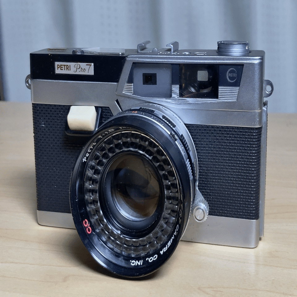 PETRI PRO7はプロに嫌われたプロのカメラ｜Sven.