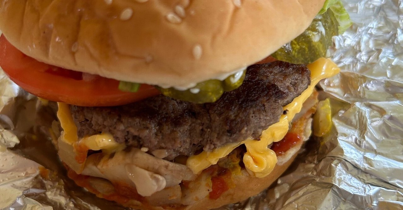 ハンバーガー　プロフ必読 黒毛和牛のパティが10枚! ヘンリーズバーガーのモンスターは焼き