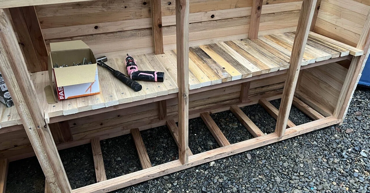 トラックの荷台に工具収納を作る｜黒猫プリンス