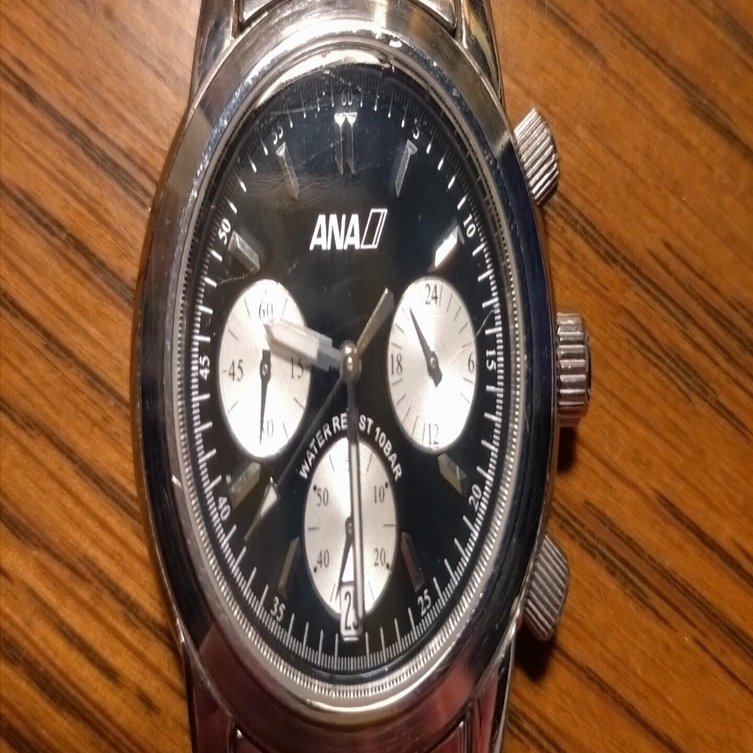すーぐ裏蓋あけたがる〜！ちょっと前にANAの時計を入手したよ。｜Nakasone