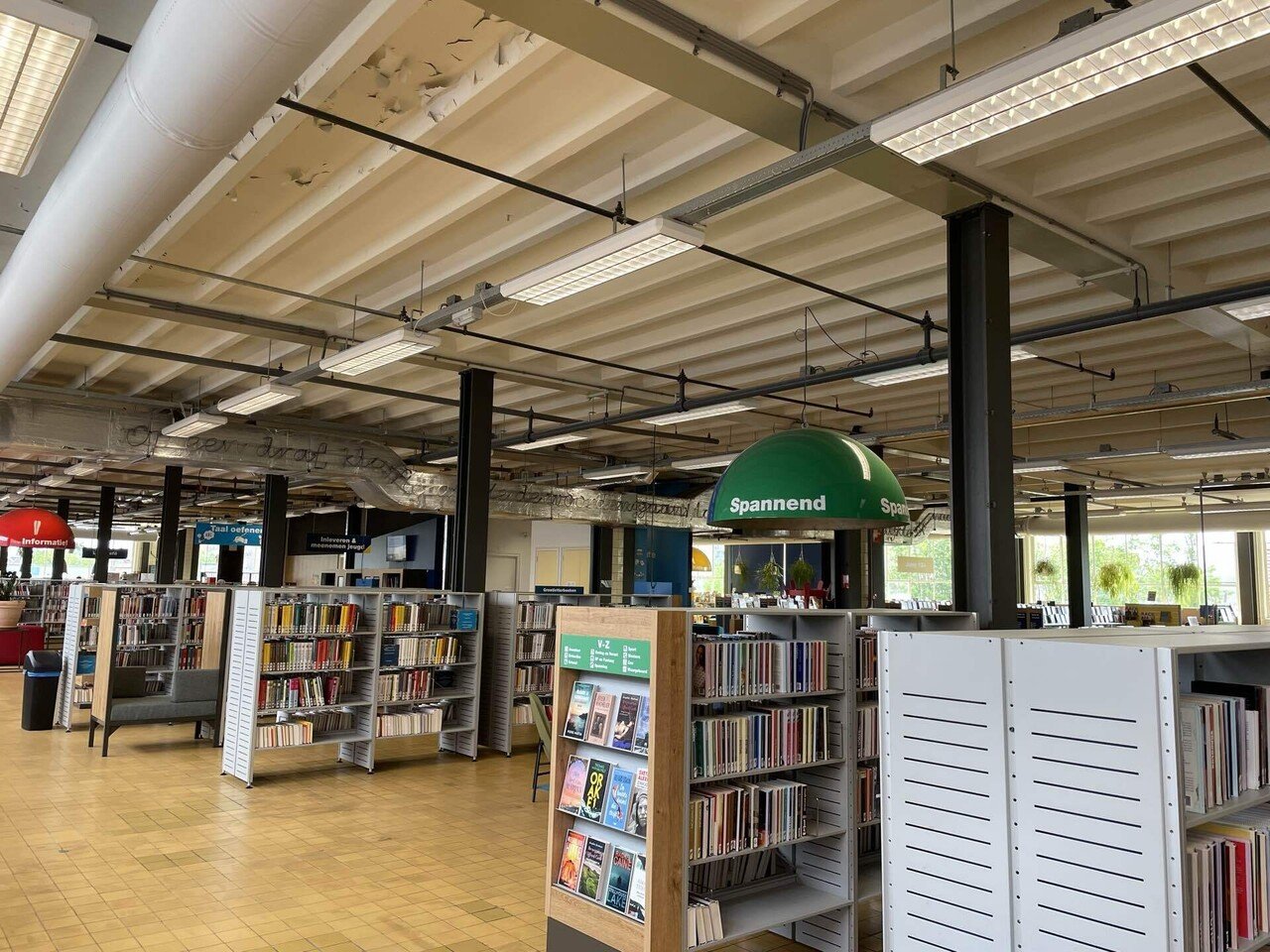 🌷オランダの図書館はオシャレ。|chamee 💐オランダワーホリ 🌷オランダの図書館はオシャレ。|chamee 💐オランダワーホリ