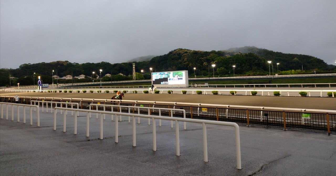 かなり前の競馬の景品の置物です。多分。 ◾️アンティーク◾️競馬◾️有馬記念◾️躍動感のある置物