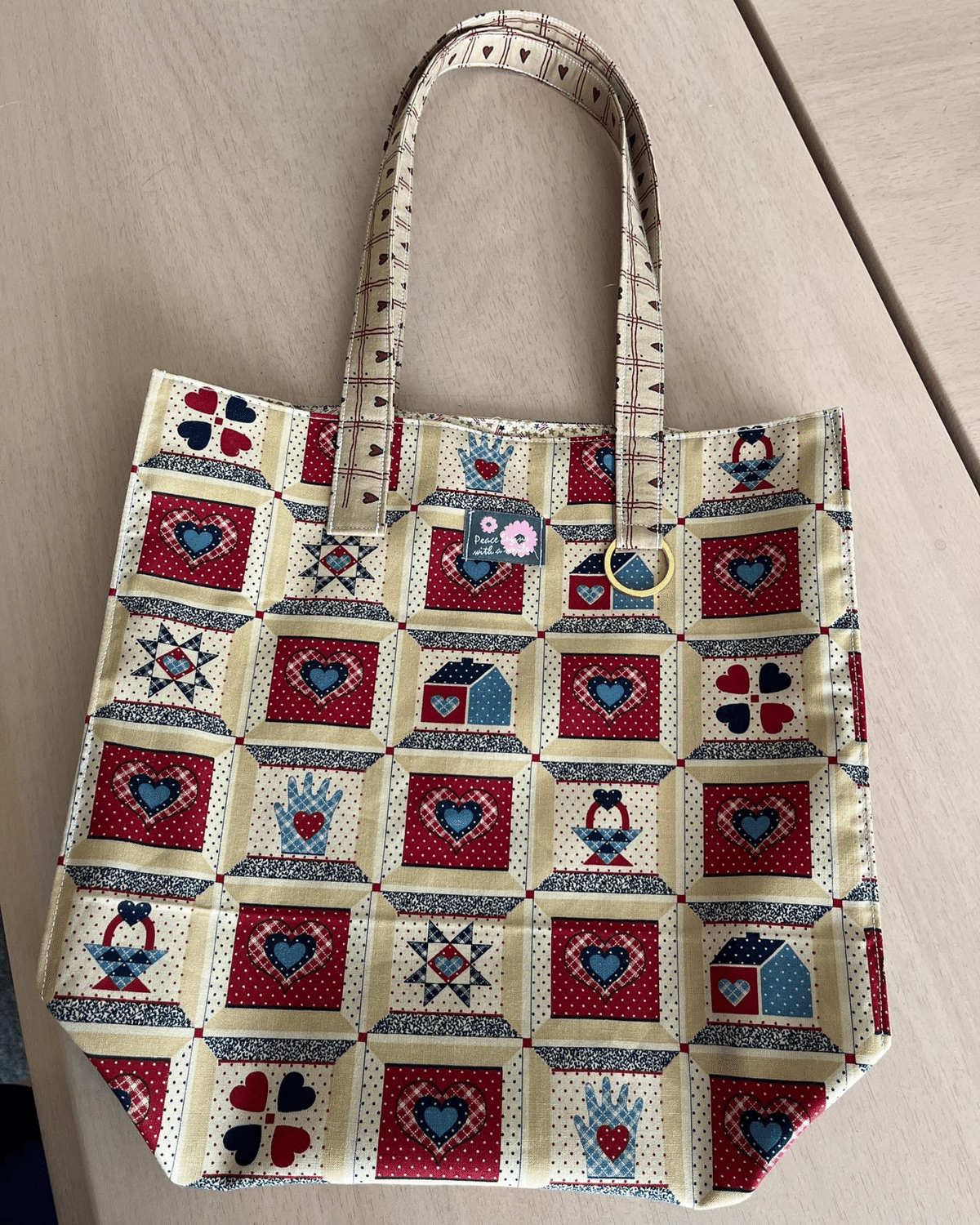 布リース　オーダー作品　もっち様 手作りの温もり】布のリース、大切な人の形見の布が素敵なリースになり