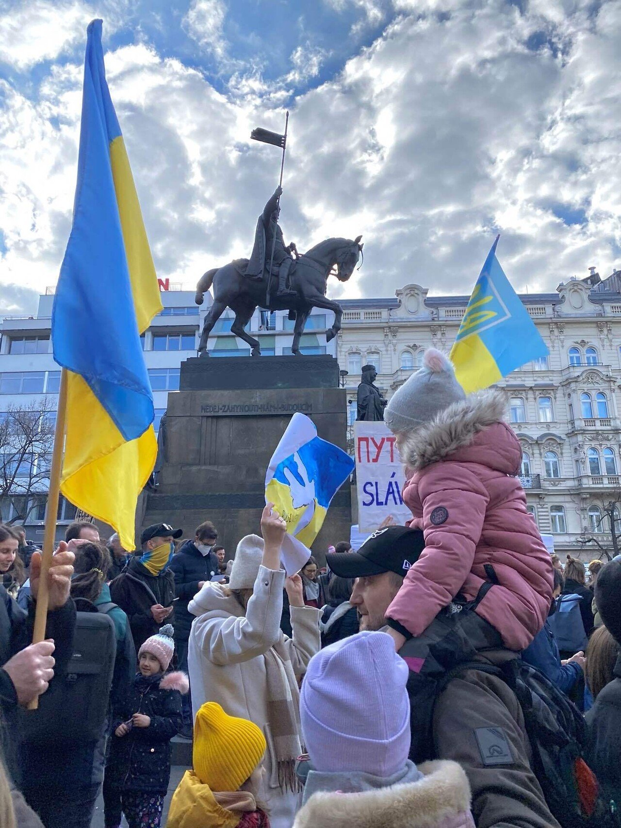 優勝力士に贈られる麗しいボヘミアングラスの産地・チェコの温泉郷