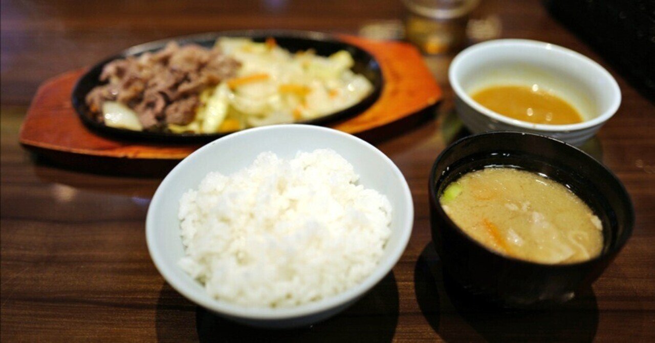 肉の万世。ここがあらたな本店になるんだろうか…。｜サカキ