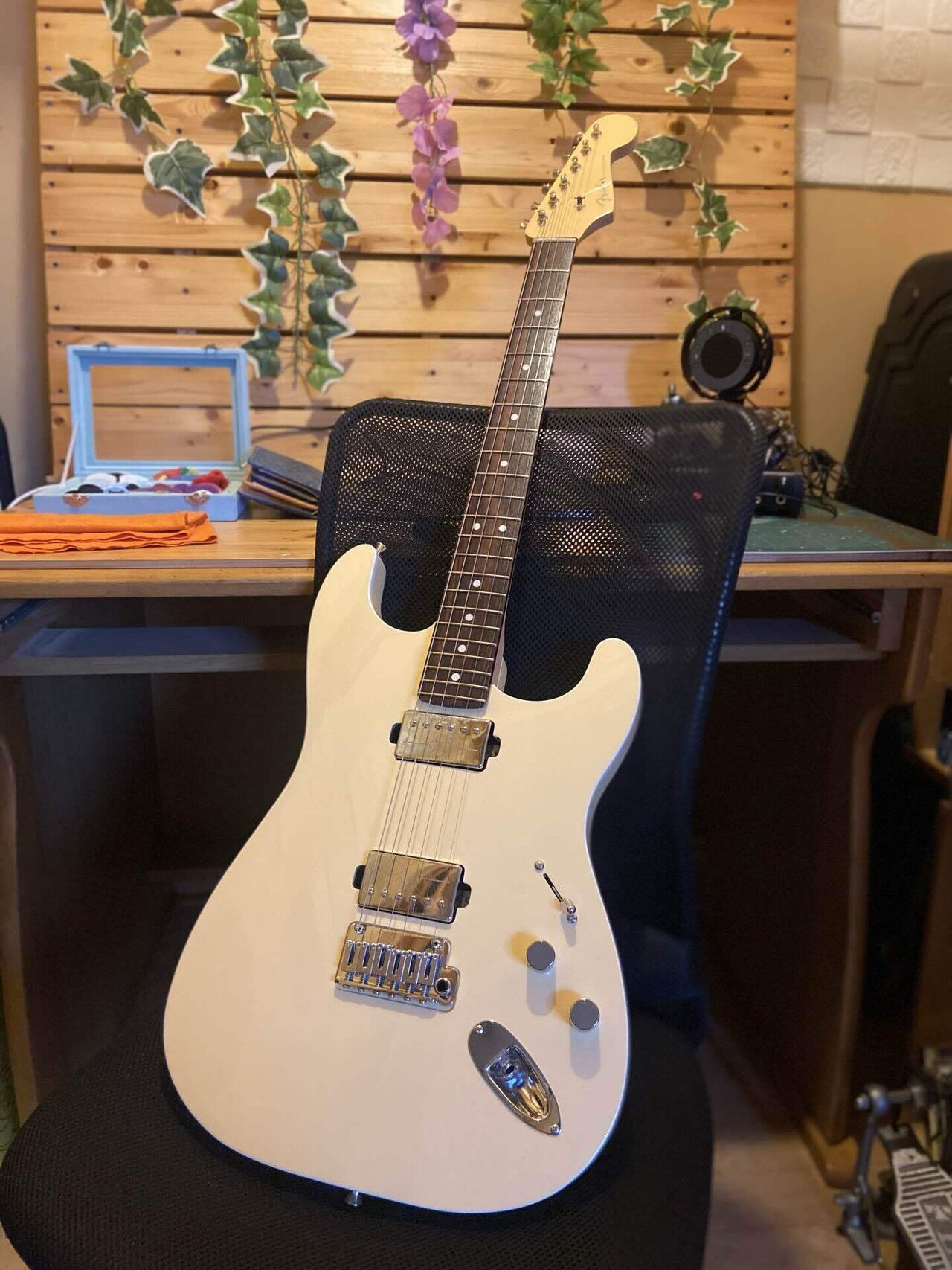 エレキギター　fender ストラトキャスター　MAMIモデル Fender MAMI STRATOCASTER | Blue Guitars Online Store