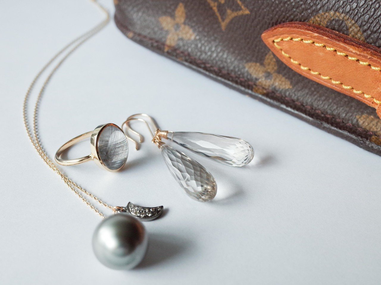 売れない石” に魅せられて｜MOEMI SUGIMURA