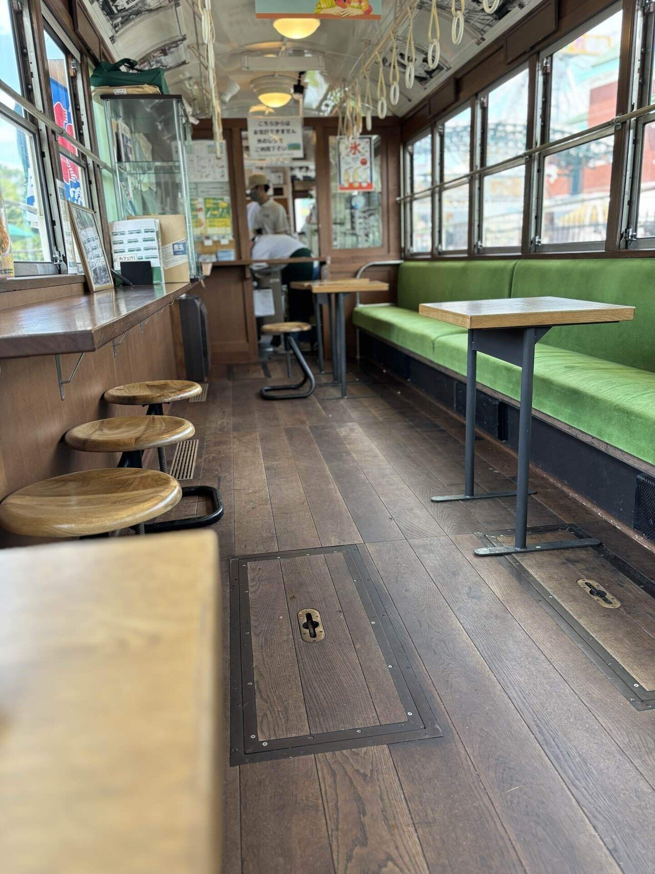 荒川遊園地 一球さん号(カフェ193/都電6000形6152号)｜KAN