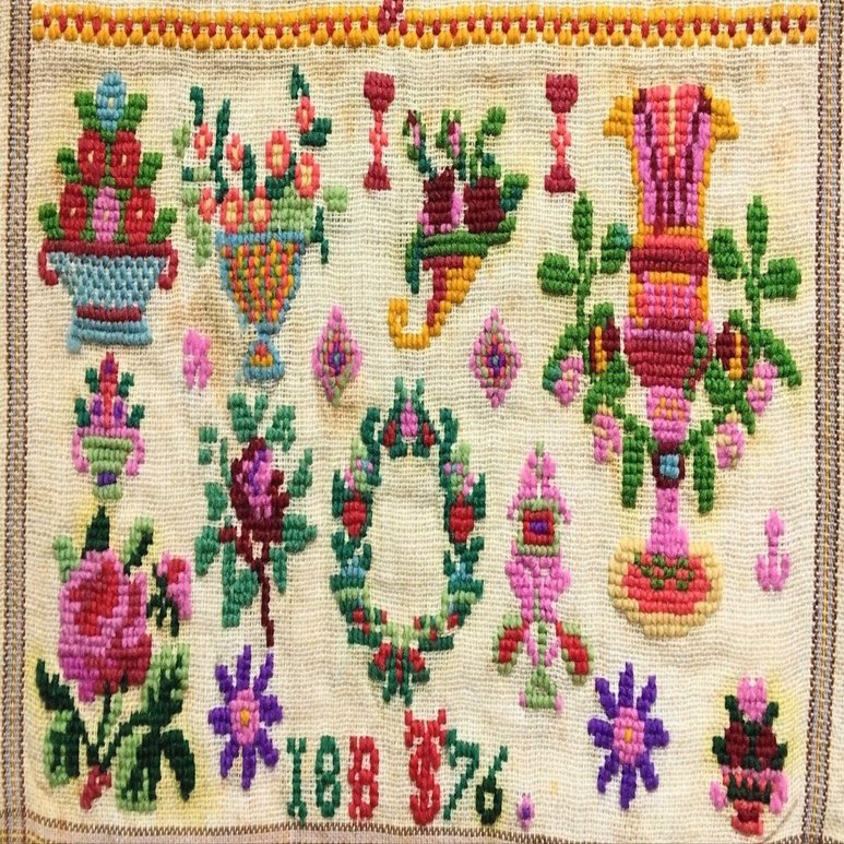 古着の山に埋もれていた、謎の刺繍サンプラー｜owarimao