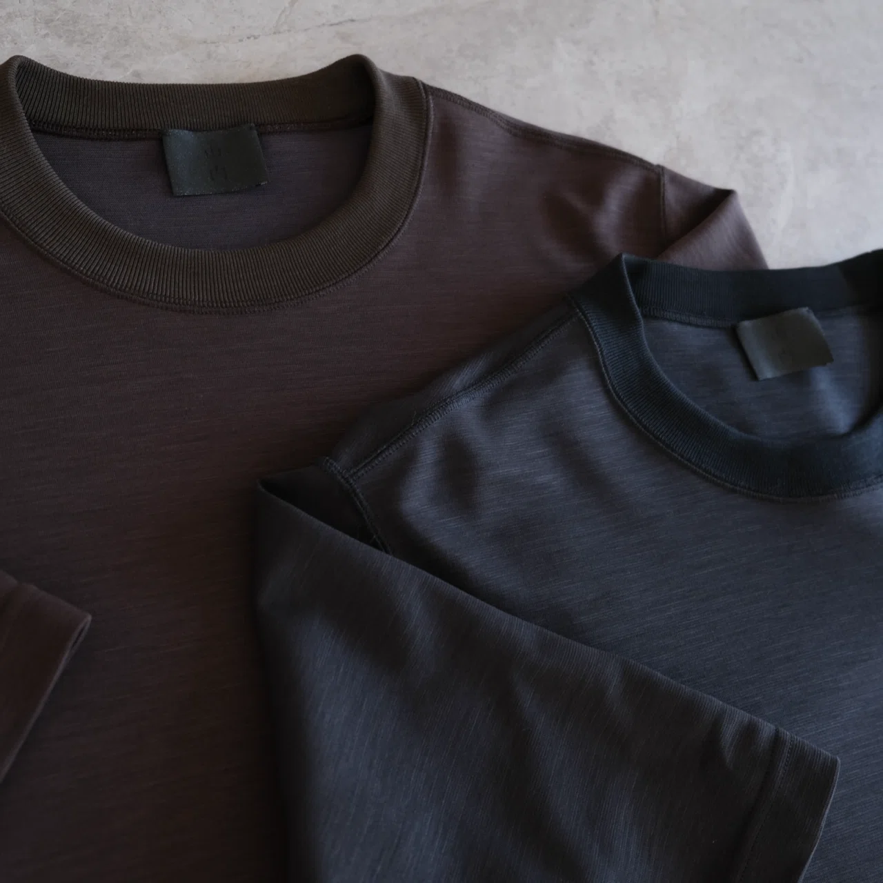 山内の上質ニットTシャツ｜水岡