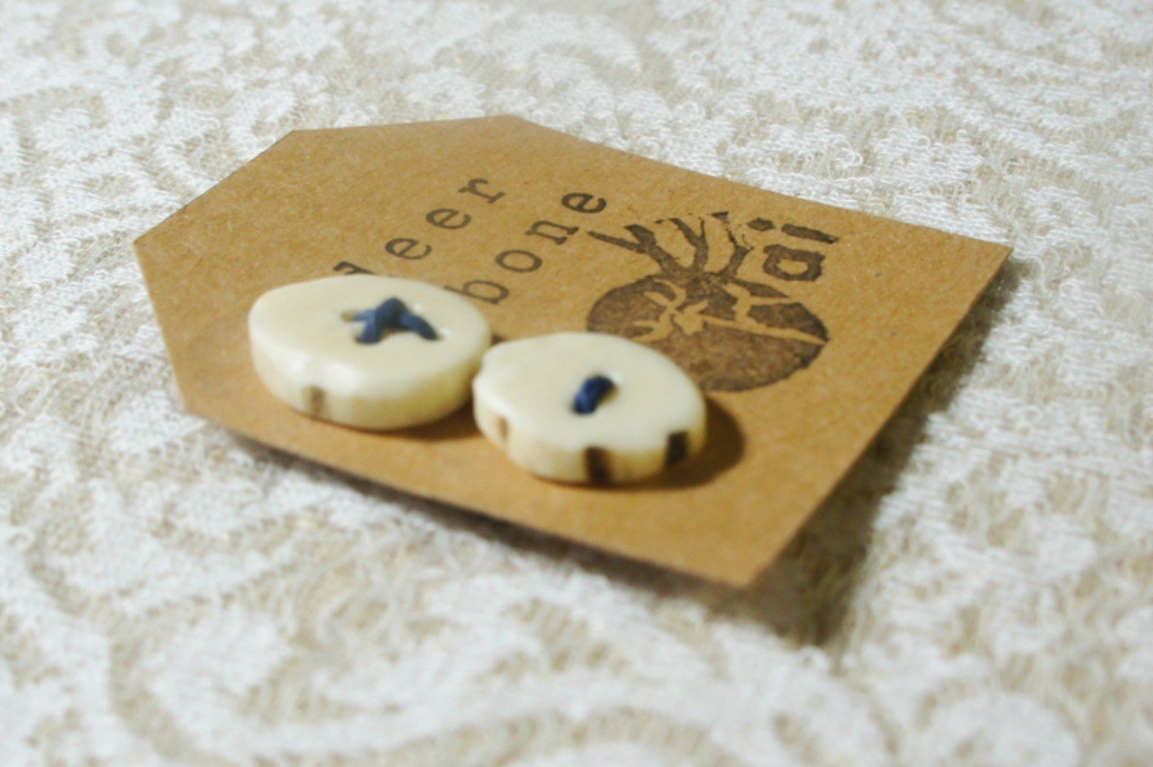 鹿の角で雑貨を作る 輪切りのボタン Deer Bone Hai Note