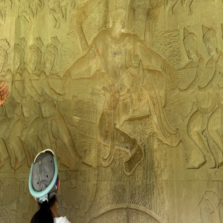 アンコールワットの刷り物 カンボジア観光BEST100】アンコールワット「乳海攪拌」伝説のレリーフ