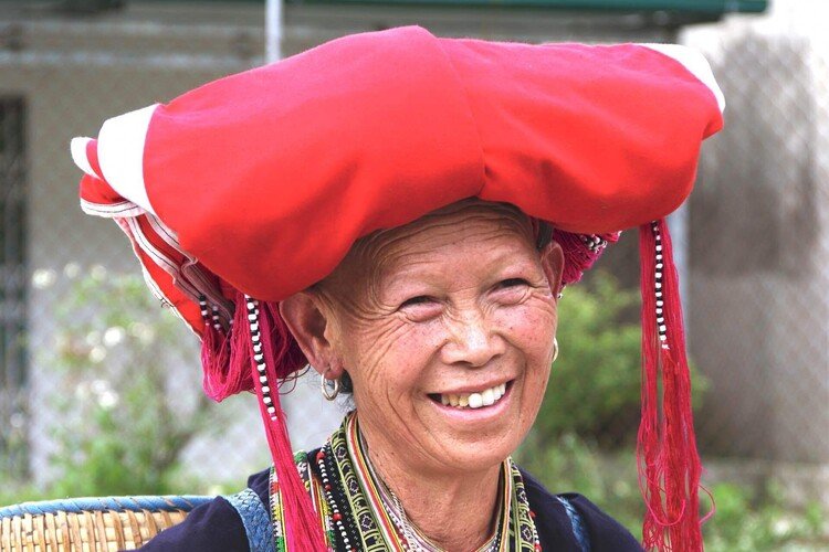 ベトナムにはたくさんの少数民族が住んでいて、民族衣装を纏って生活しています。驚くのは、さまざまな民族が入り混じっているのに、差別がなく、争いがないこと。ほんとに平和な国、ベトナム。