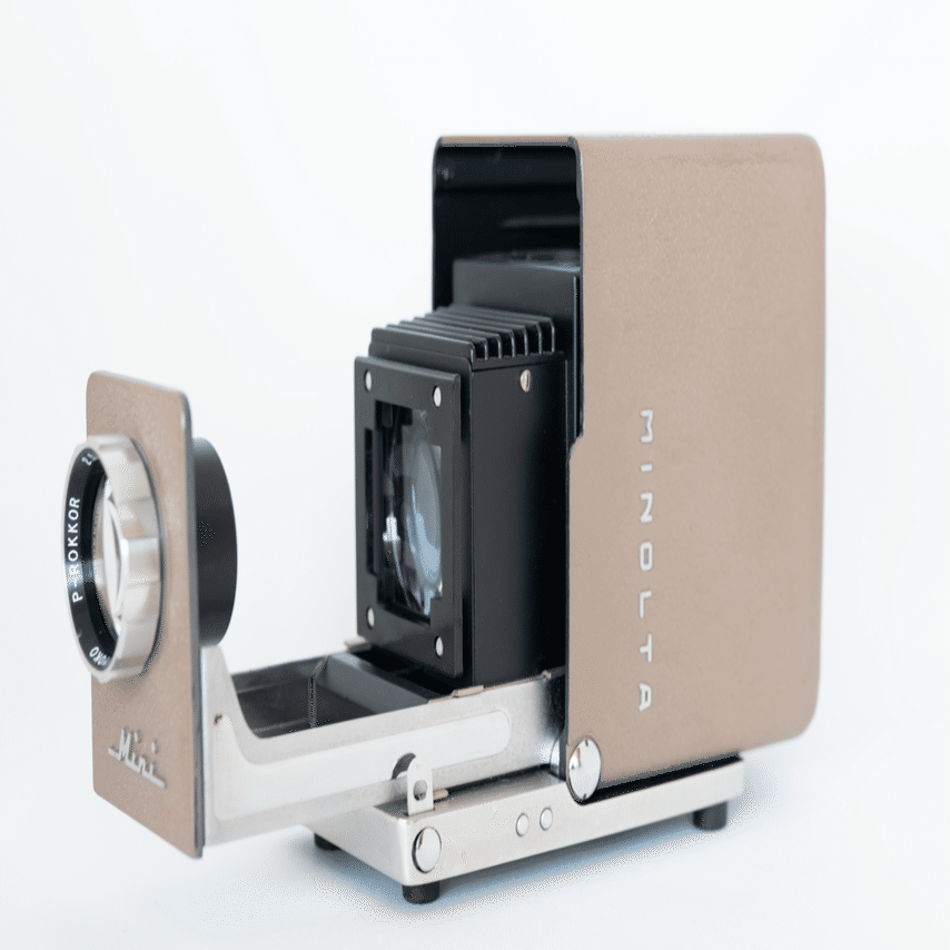 スライドプロジェクターで楽しむ｜フランコ・本棚