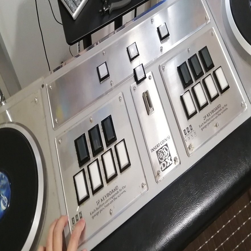 beatmania 筐体パネル 画像ギャラリー No.002 | 「beatmania IIDX」の新型筐体”LIGHTNING