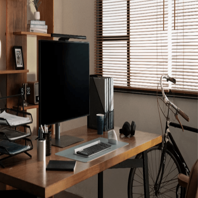 さらに進化して便利になったBenQ ScreenBar Pro モニターライト