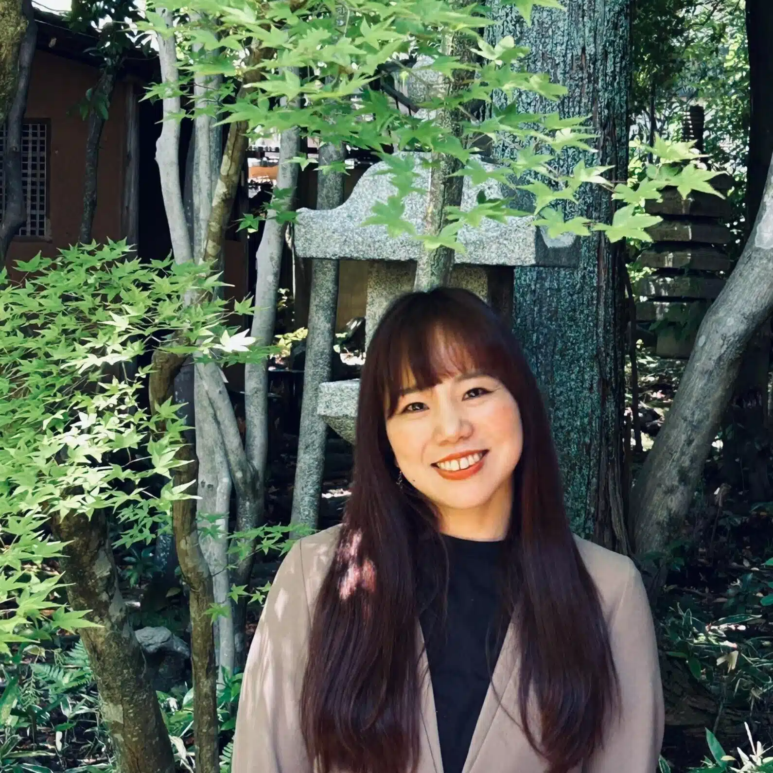 まなみ from Lutra