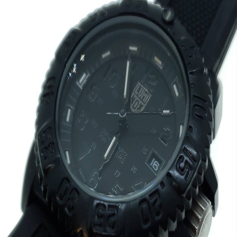 ルミノックスの電池交換はどこでできる？自分でもできる？費用は